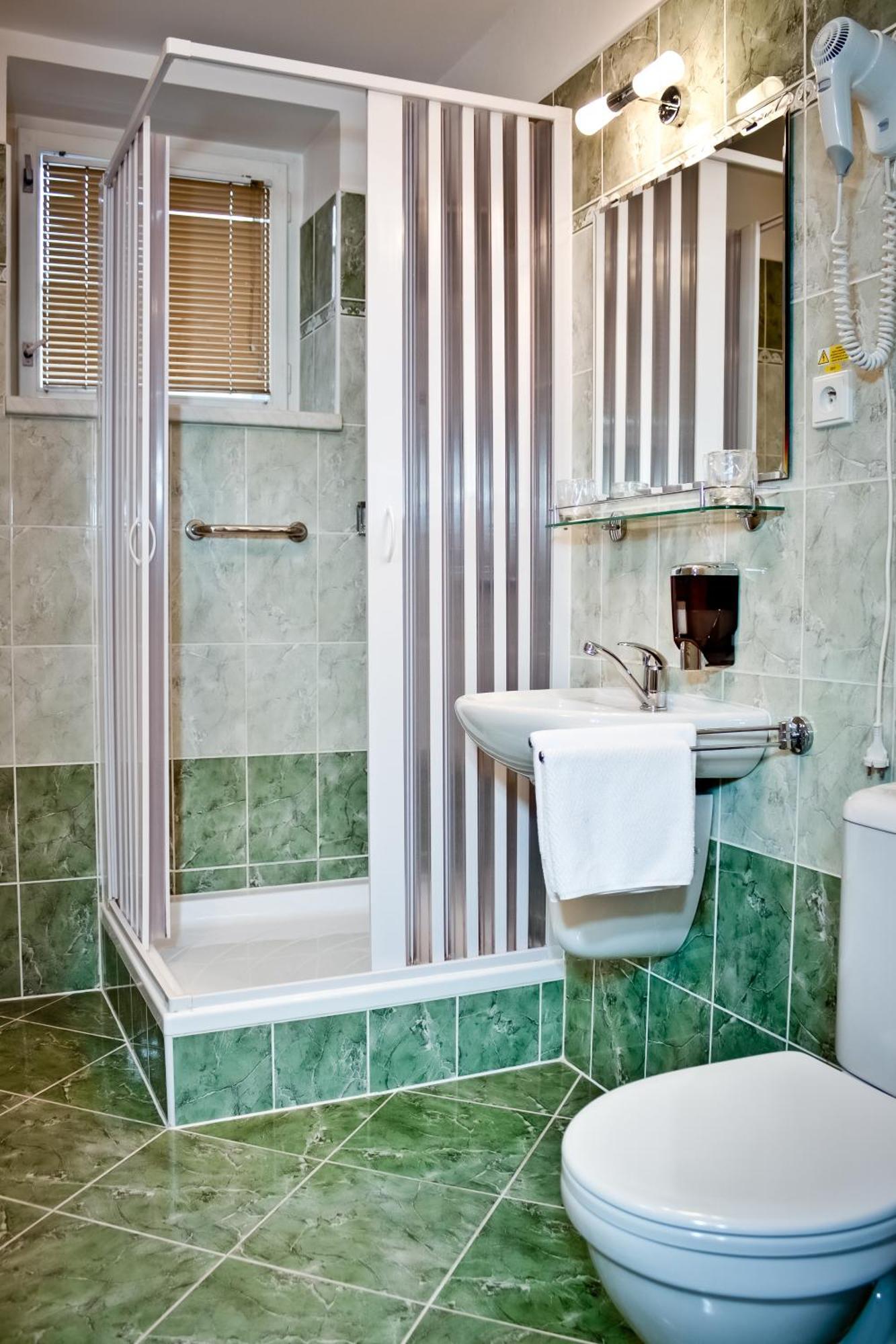 Hotel Palac Elektra Ostrava Buitenkant foto