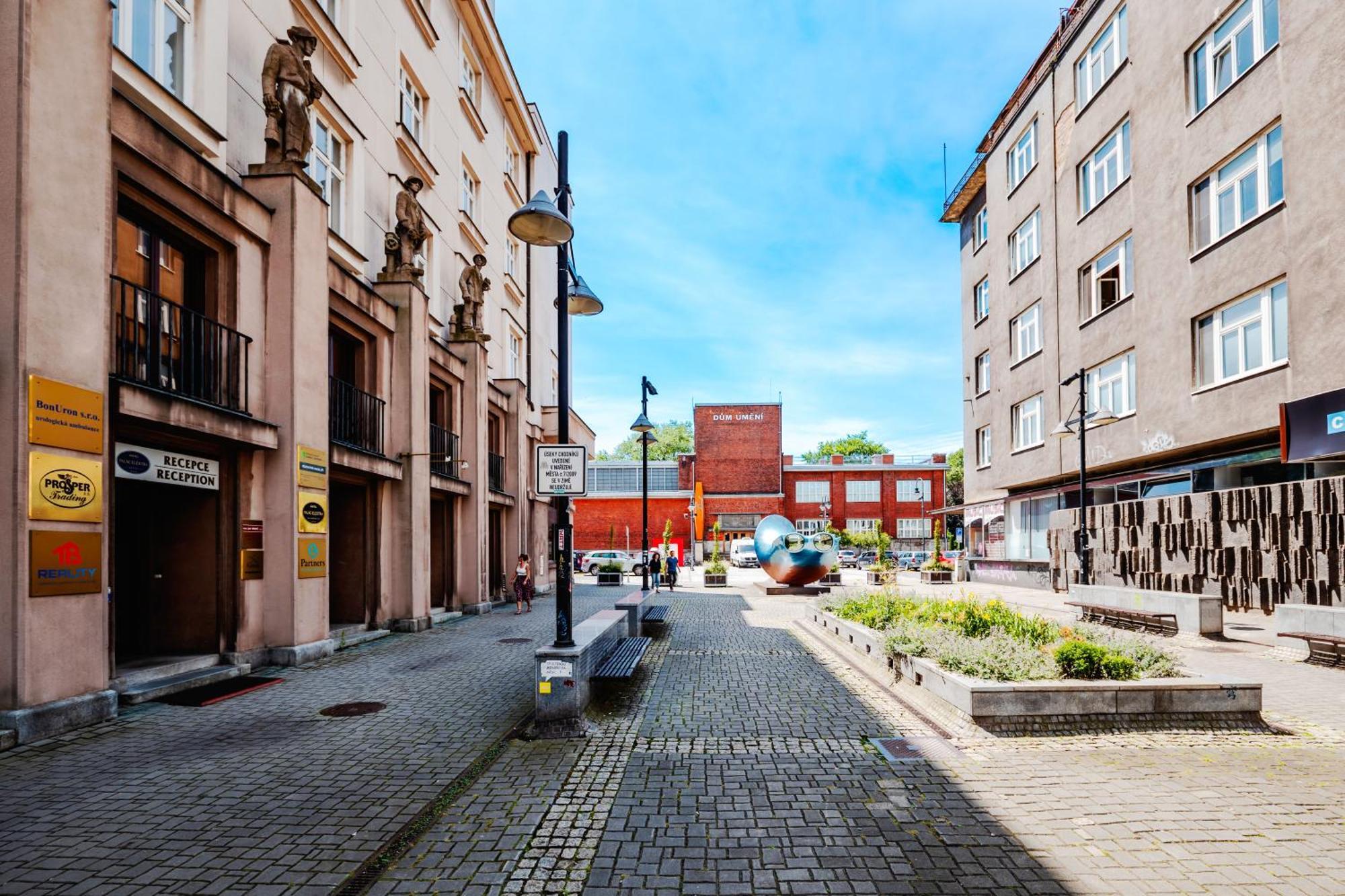 Hotel Palac Elektra Ostrava Buitenkant foto
