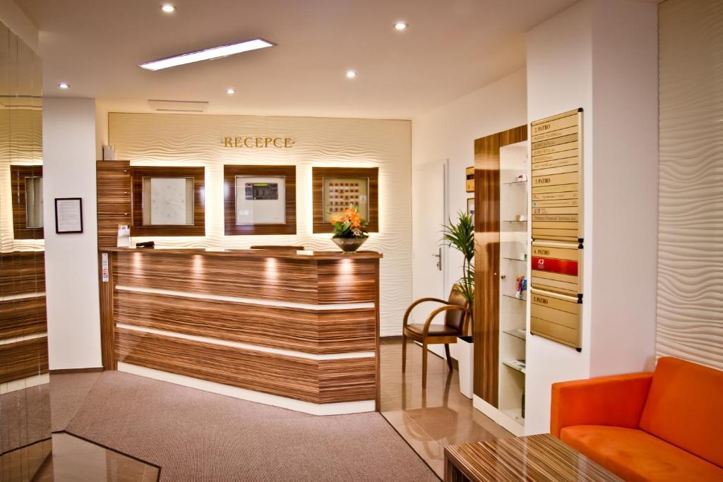 Hotel Palac Elektra Ostrava Buitenkant foto